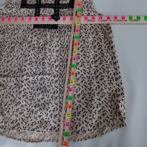 Rebecca Taylor Silk top Women's size 4 Raw Edge Short Sleeve Pleated Top - Picture 3 of 9